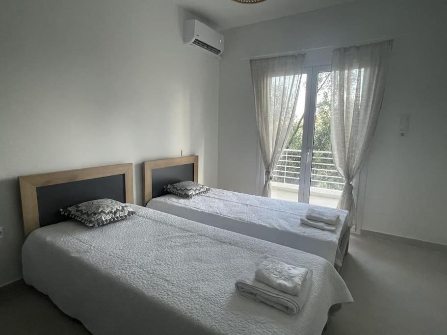 Villa Helio Kineta Luaran gambar