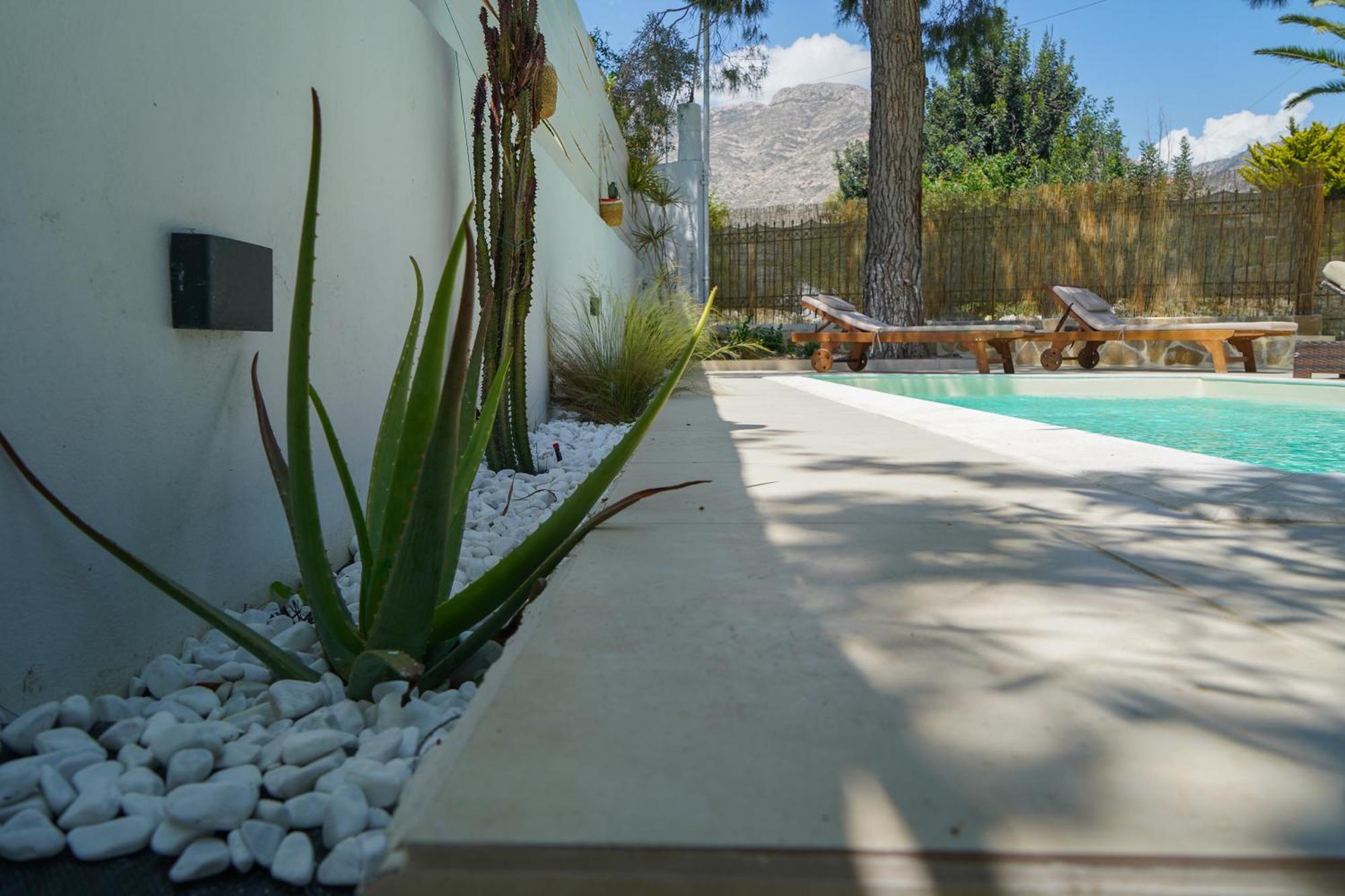 Villa Helio Kineta Luaran gambar